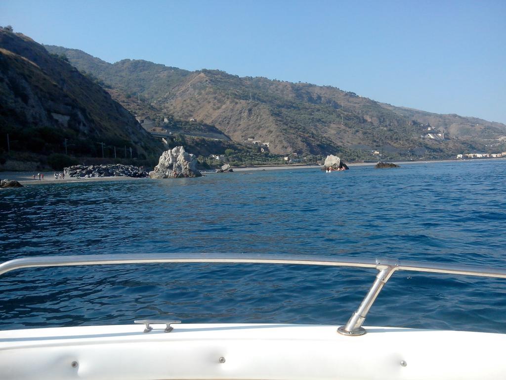 Villetta Singola "Lilla" Ali Terme Szoba fotó
